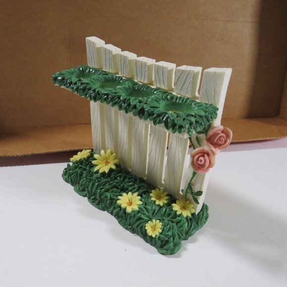 Kohl's Laura Ashley Fence Floral Garden Daisies Toothbrush Holder (pen holder) - Picture 3 of 12